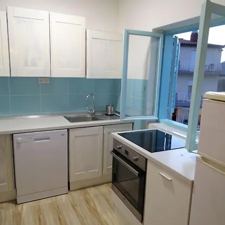 Tara - Big With Terrace And Sea View Apartamento *
